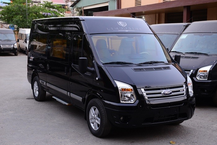 Bán Ford Transit Limousine 10 ghế cao cấp-giao xe nhanh -ngân hàng hỗ trợ 80%