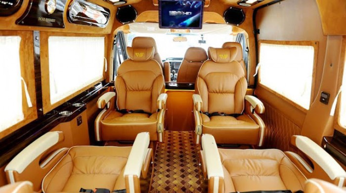 Bán Ford Transit Limousine 10 ghế cao cấp-giao xe nhanh -ngân hàng hỗ trợ 80%