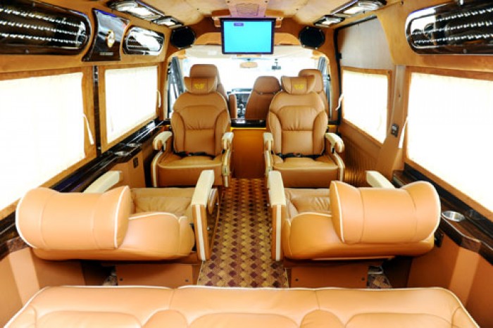 Bán Ford Transit Limousine 10 ghế cao cấp-giao xe nhanh -ngân hàng hỗ trợ 80%