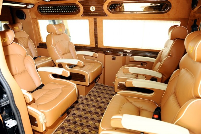 Bán Ford Transit Limousine 10 ghế cao cấp-giao xe nhanh -ngân hàng hỗ trợ 80%