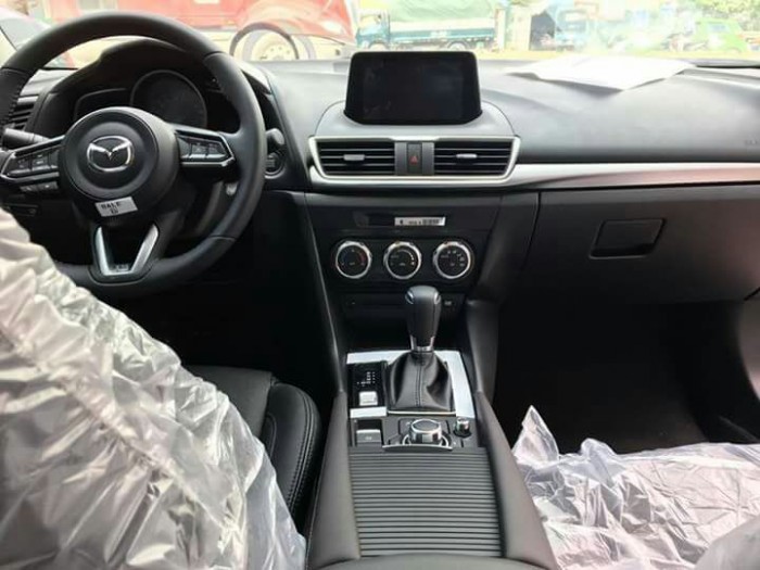 Mazda 3 Facelift 2018 Giá ưu đãi trong tháng 5