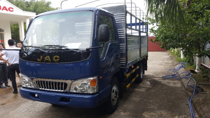 Bán xe tải jac 2t4 - 2 tấn 4 - 2.4 tấn vào thành phố
