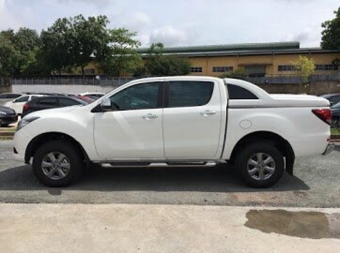 Bán xe bán tải Mazda BT-50 nhập khẩu mới 100% và nhiều quà tặng hấp dẫn