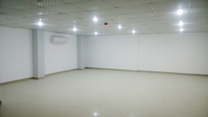 Cho thuê tòa nhà 7 tầng - 700m2 ngay trung tâm Quận Phú Nhuận