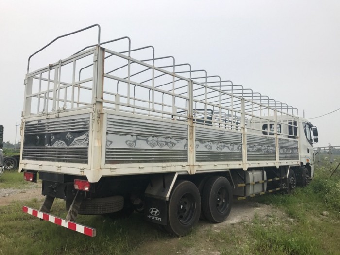 Xe tải thùng Camc Cbin 1 giường nằm tải trọng 17.950kg hộp số fast 12 số