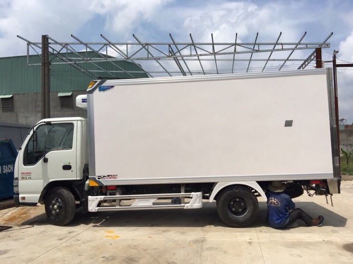 Xe ISUZU 2.2T thùng đông lạnh