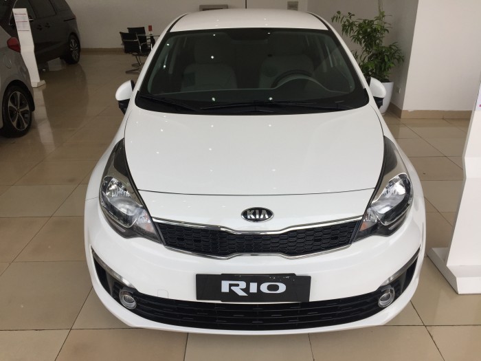 Xe Kia Rio 1.4 số sàn nhập khẩu trả trước 90 triệu nhận xe.