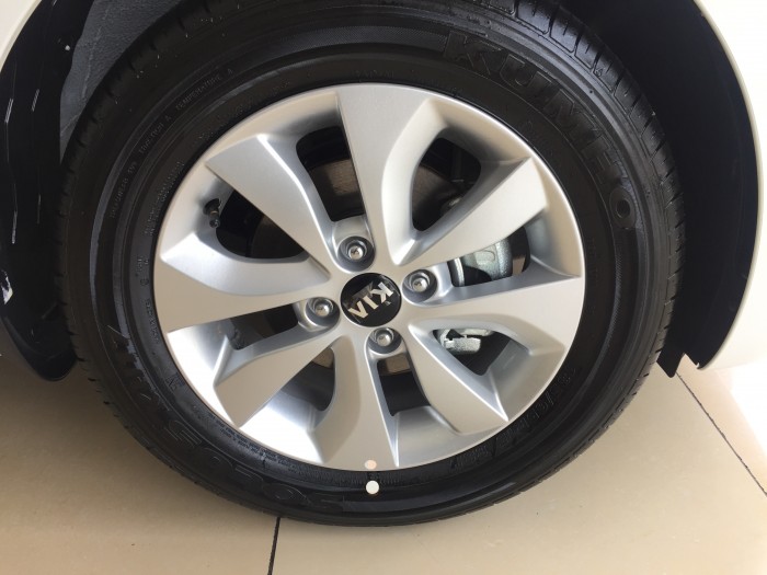 Xe Kia Rio 1.4 số sàn nhập khẩu trả trước 90 triệu nhận xe.