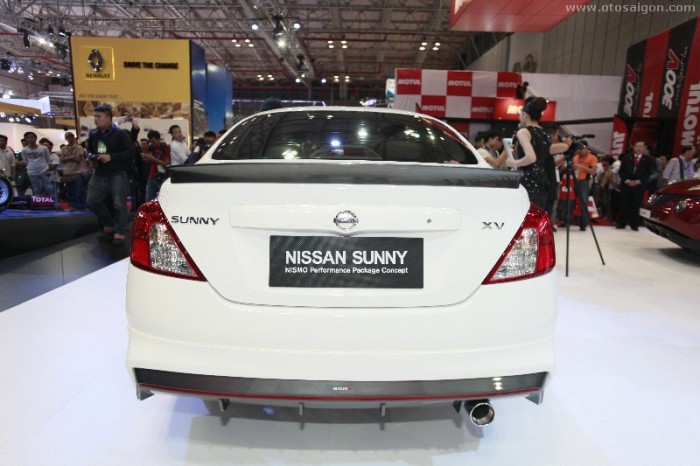 Bán Nissan Sunny 2017, trắng, mới 100%, giá ưu đãi lớn