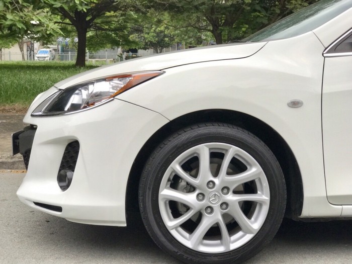 Bán Mazda 3 full option số tự động, màu trắng 2012