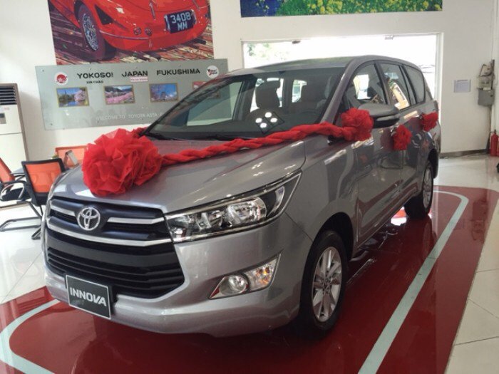 Bán Toyota Innova 2.0E model 2017 Trả góp, CHỈ CẦN 100TR,bán xe giá Vốn, Khuyến mãi Khủng