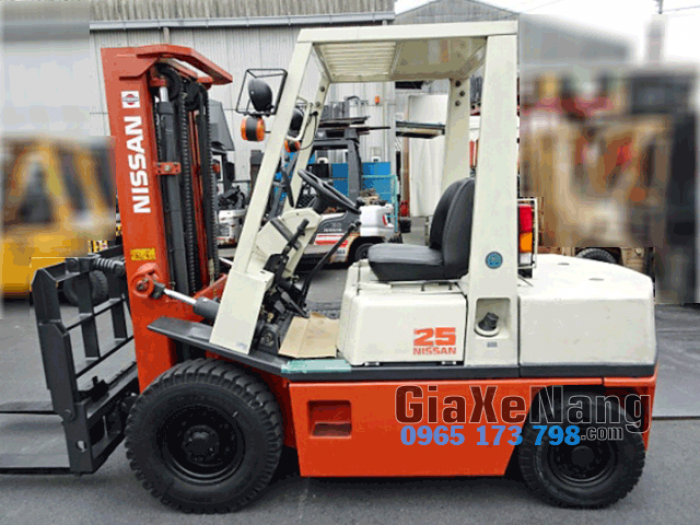 Xe nâng hàng động cơ xăng, NISSAN NH02M25, Xe nâng gàu xúc lật 2500kg