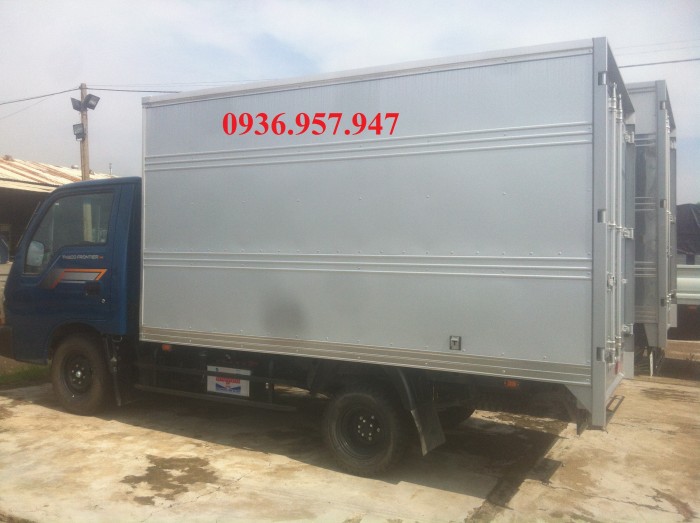 Bán xe Kia 2,3 tấn thùng kín có cửa hông, xe có sẵn