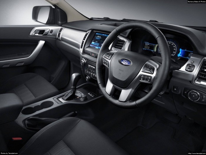 Bán xe Ford Ranger Wildtrak 2017, giá tốt nhất Sài Gòn, giao xe tận nhà quý khách