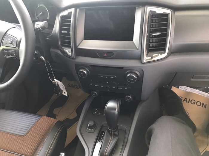 Bán xe Ford Ranger Wildtrak 2017, giá tốt nhất Sài Gòn, giao xe tận nhà quý khách