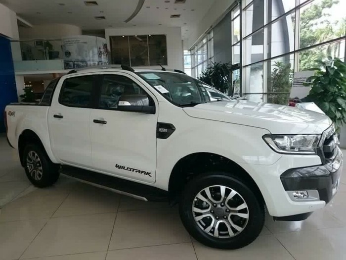 Bán xe Ford Ranger đời 2017, xe nhập mới,giao xe ngay trong ngày