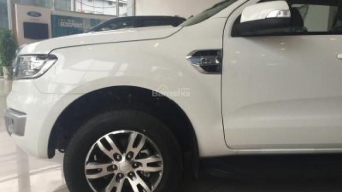 Bán xe Ford Everest 7 chỗ - Giao xe ngay, giảm giá mạnh 85tr trong tháng 05 này