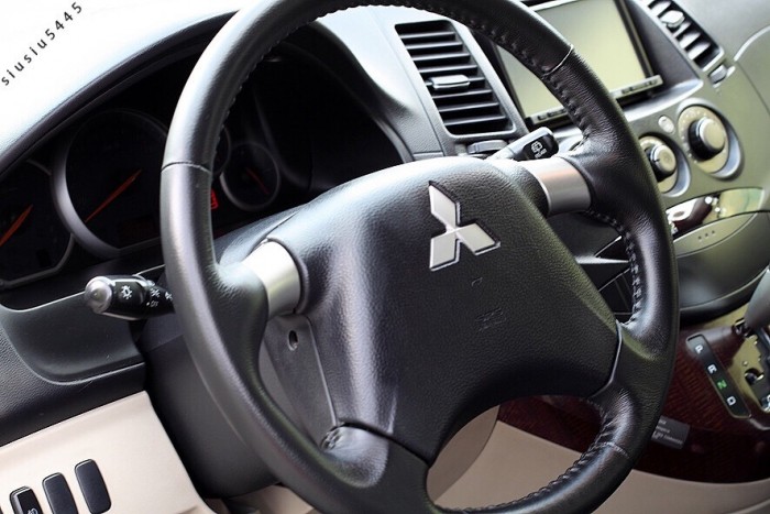 Bán Mitsubishi GRANDIS  2.4Mivec 2009 màu đen