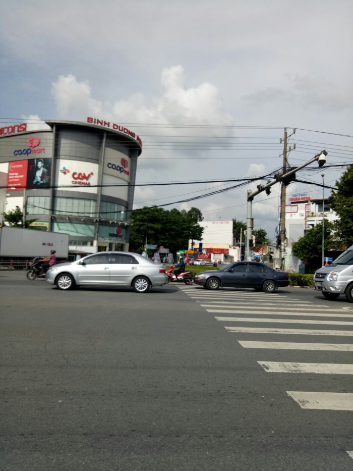 Bán nhà phố Phú Lợi ngã 4 chợ đình ,133m2 đường xe hơi ...