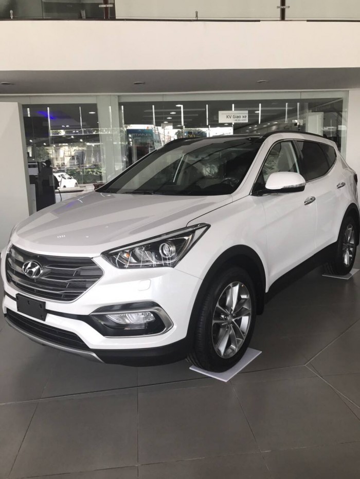 Hyundai santafe giá sốc chào hè.