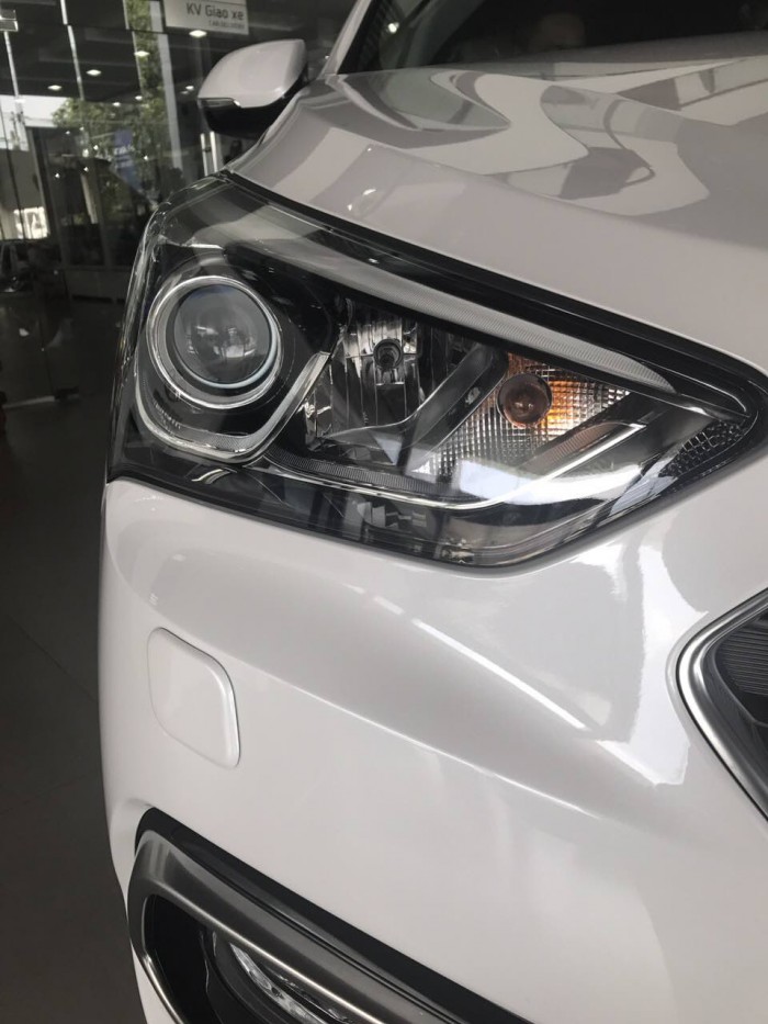 Hyundai santafe giá sốc chào hè.