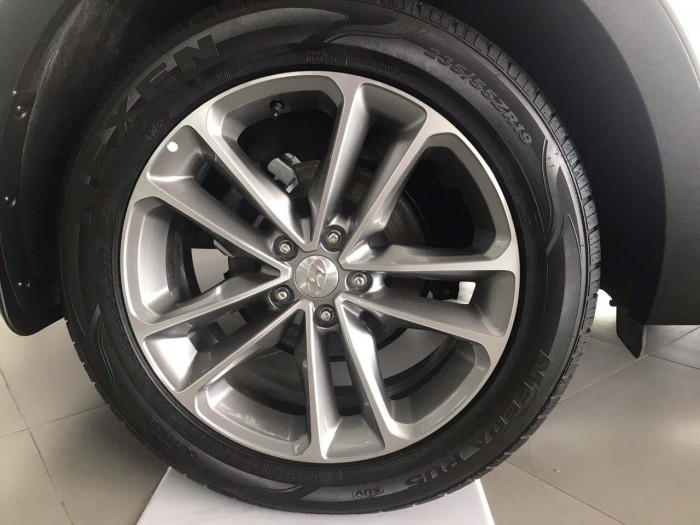 Hyundai santafe giá sốc chào hè.