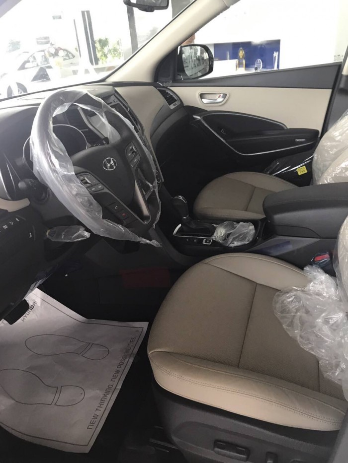 Hyundai santafe giá sốc chào hè.