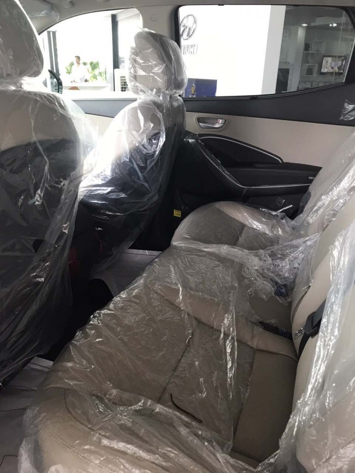 Hyundai santafe giá sốc chào hè.