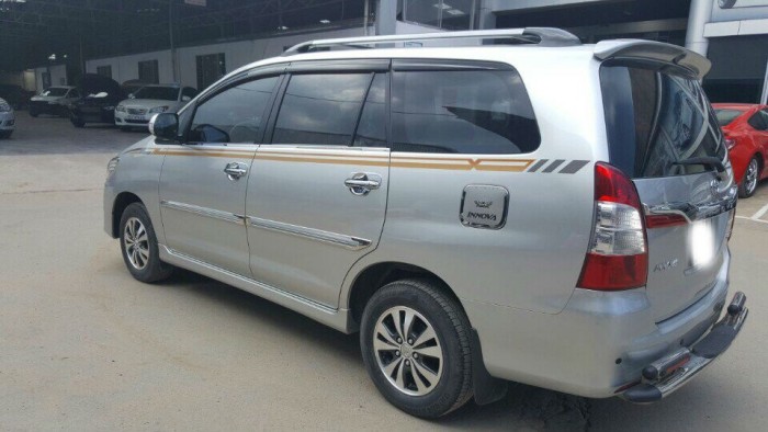 Bán Innova E 2.0MT gốc SG màu bạc 2015 xe gia đình chạy đúng chất