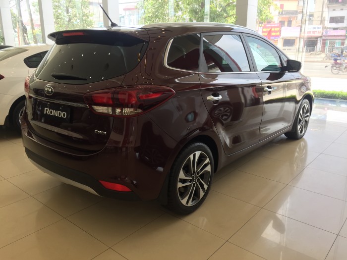 Kia Rondo DAT FL 2017 trả góp tới 89%, đủ màu giao xe ngay. Thủ tục nhanh gọn