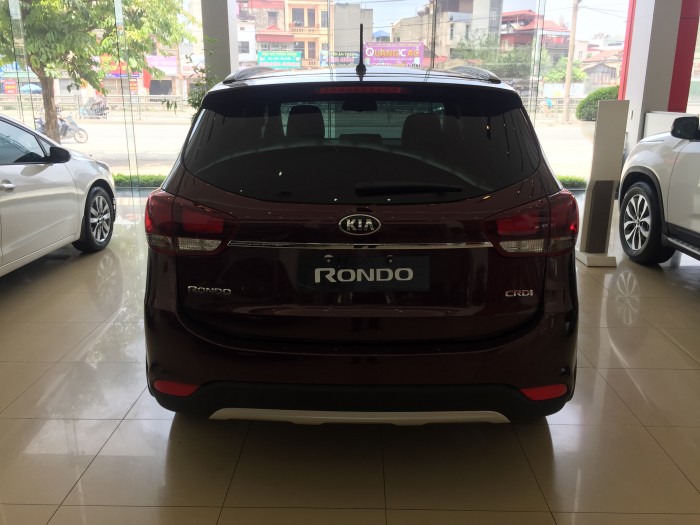 Kia Rondo DAT FL 2017 trả góp tới 89%, đủ màu giao xe ngay. Thủ tục nhanh gọn