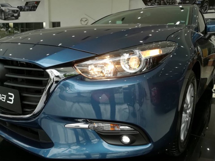 Mazda 3 2017, tặng Bảo Hiểm, Phụ Kiện, Mở rộng Bảo hành, hỗ trợ trả góp
