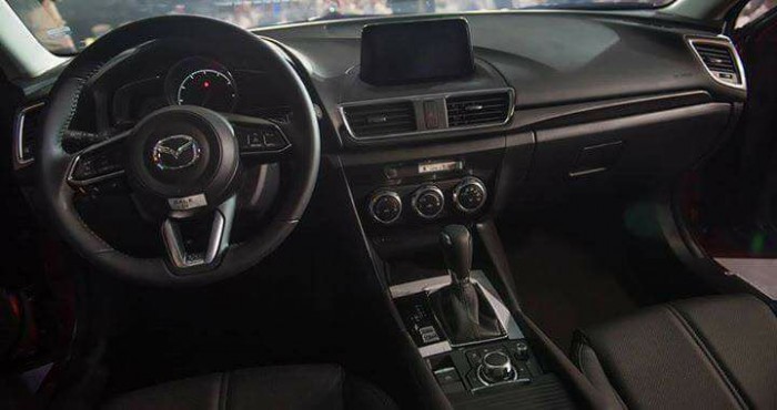 Mazda 3 2017, tặng Bảo Hiểm, Phụ Kiện, Mở rộng Bảo hành, hỗ trợ trả góp