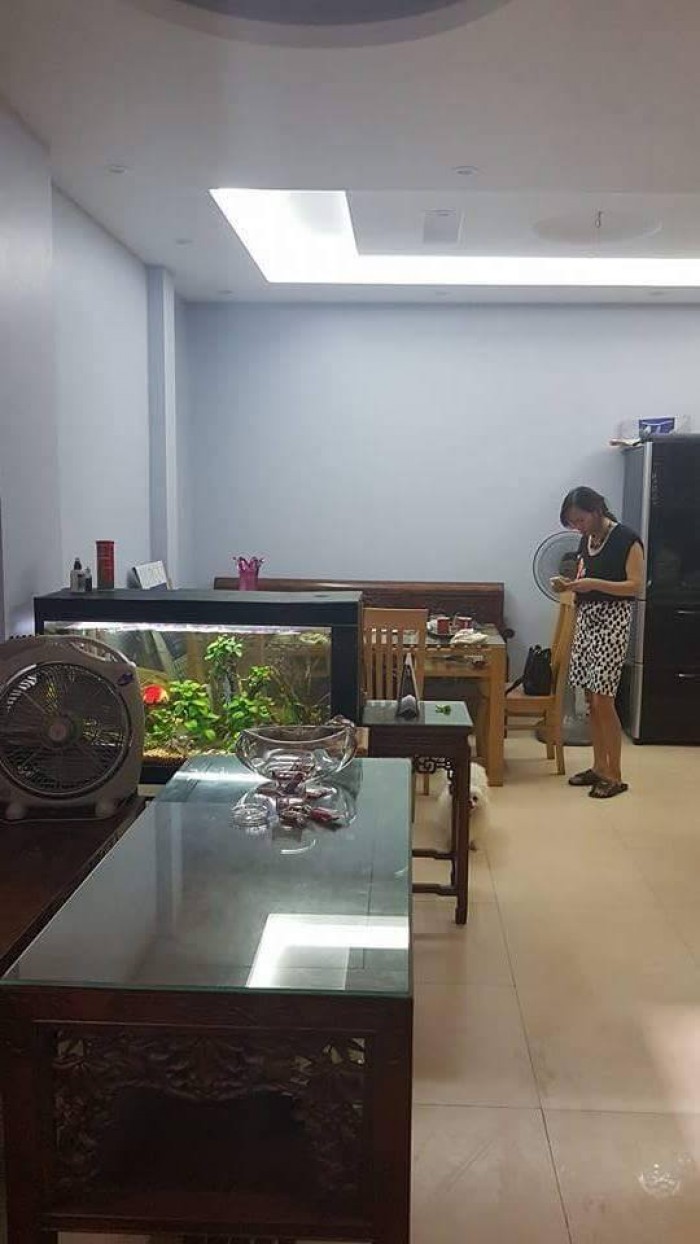 Bán nhà  khu phân lô Vĩnh Phúc 5.6 tỷ 50m2  5 tầng đẹp ở luôn.