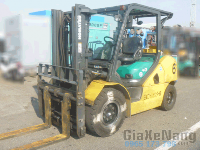 Xe nâng dầu komatsu FD40T-10 2009, Xe nâng dâu 4 tấn chiều cao nâng 3 mét