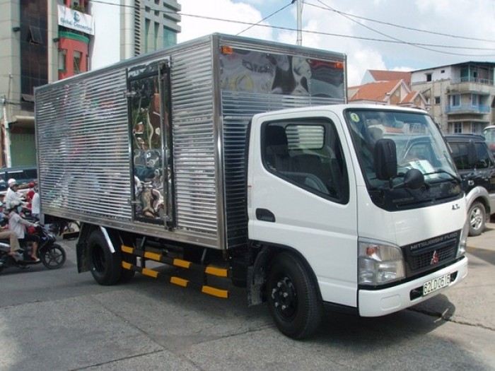 Xe tải Fuso Canter 4.7-1.9 giá tốt, khuyến mãi tặng thùng, có xe giao ngay