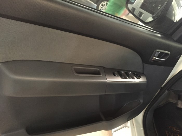 Bán Ford Everest 4x2 MT màu trắng sx 2015