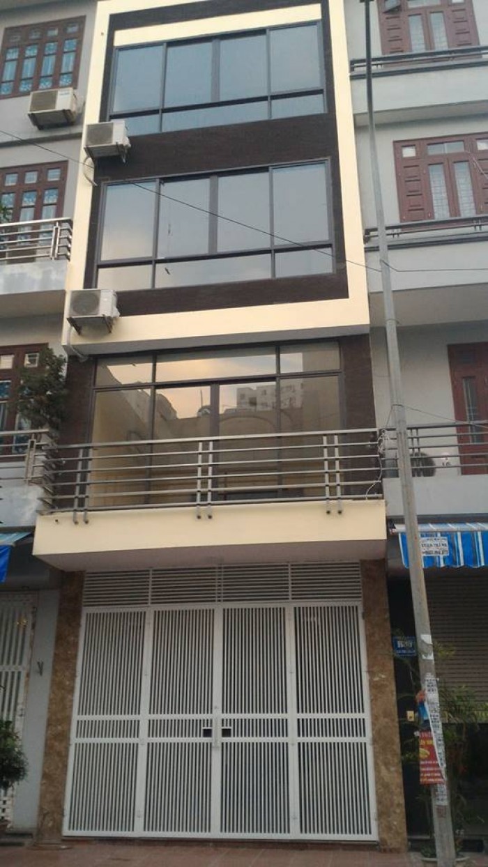 Nhà ở Cát Linh, diện tích 46m2, 5 tầng, MT rộng giá chủ 5,3 tỷ.