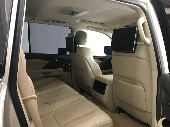 Bán Lexus Lx570 2016 nhập Mỹ màu vàng, biển Hà Nội,biển siêu đẹp