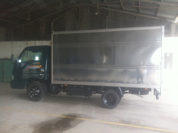 Bán xe tải K165S 2,3 tấn thùng kín, vách inox, có xe sẵn