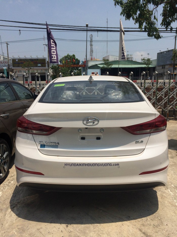 Hyundai Elantra GLS 2.0 AT Giá Rẽ Bất Ngờ