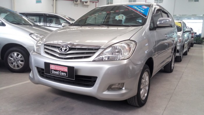 Innova số sàn, đời 2012, xe màu bạc