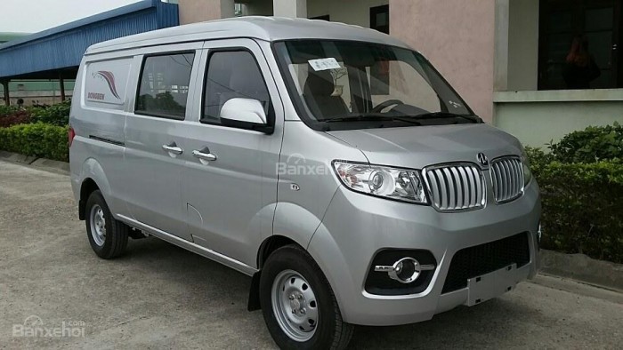 Xe tải Dongben x30 bán tải 2 chổ tải 950 kg, bán tải 5 chổ 650 kg vào thành phố .