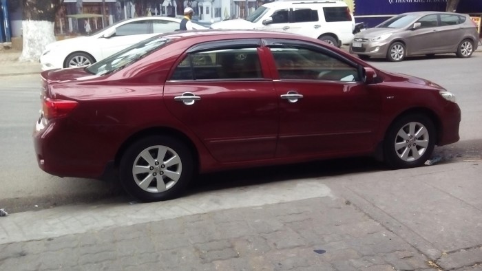 Bán xe ô tô Toyota Altis màu sx năm 2009.