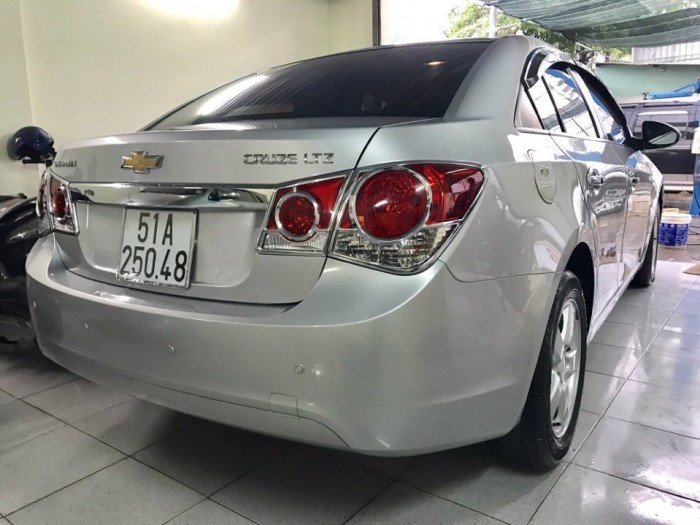 Hàng khủng xe cọp - Chevrolet Cruze LTZ 2011 màu bạc