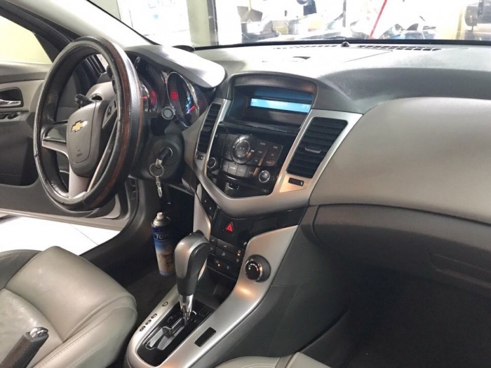 Hàng khủng xe cọp - Chevrolet Cruze LTZ 2011 màu bạc