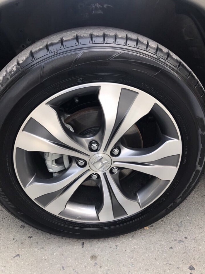 Bán Honda Crv máy 2.4AT xám titan – xe gầm cao mà giá rẻ