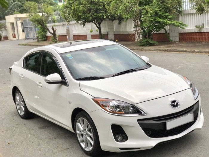 Mazda 3 full option màu trắng 2012