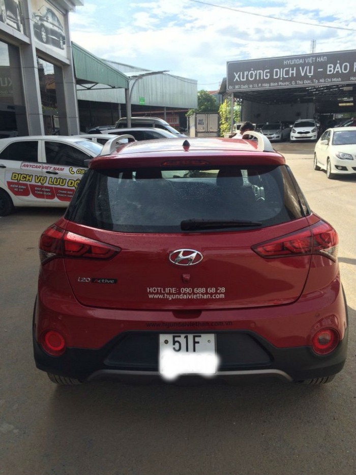 Bán Hyundai i20 Active 1.4AT sx 2015 nhập khẩu nguyên chiếc màu đỏ