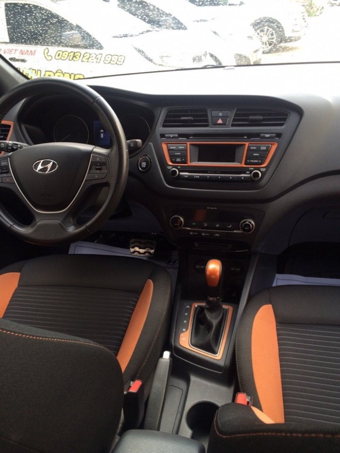 Bán Hyundai i20 Active 1.4AT sx 2015 nhập khẩu nguyên chiếc màu đỏ